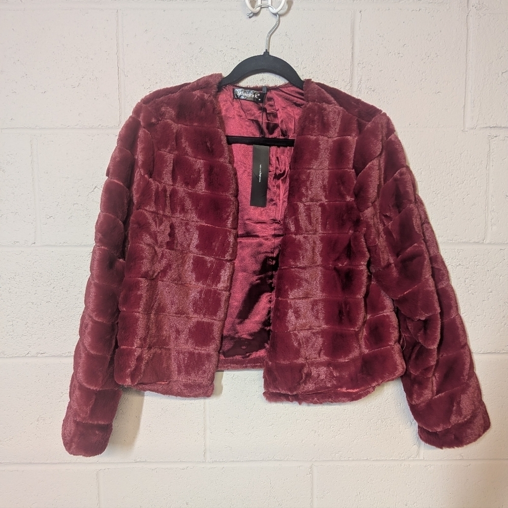 Women's Faux Fur Long Sleeve Puffy Cropped Jacket, Size Medium NWT - Picture 2 of 6